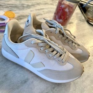NEW never worn, Veja Sneakers
